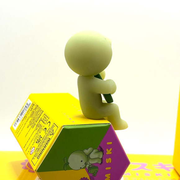 Authentic Smiski Sing-Along, Guitar Player Mini Figure from Sunday Series - NEW - Picture 3 of 5